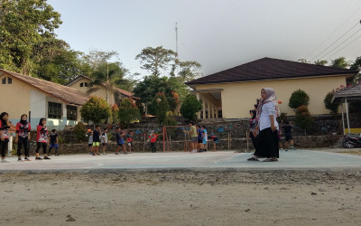 Mengasah Bakat dan Prestasi Melalui Ekstrakurikuler Voli Ball SMK Nur Insani