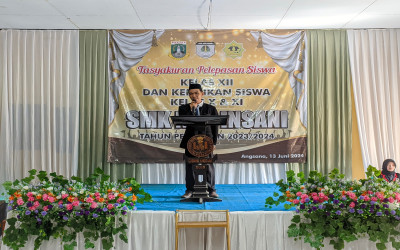 Sambutan Kepala Sekolah SMK Nur Insani dalam rangka Tasyakuran Pelepasan kelas XII Tahun Ajaran 2023-2024